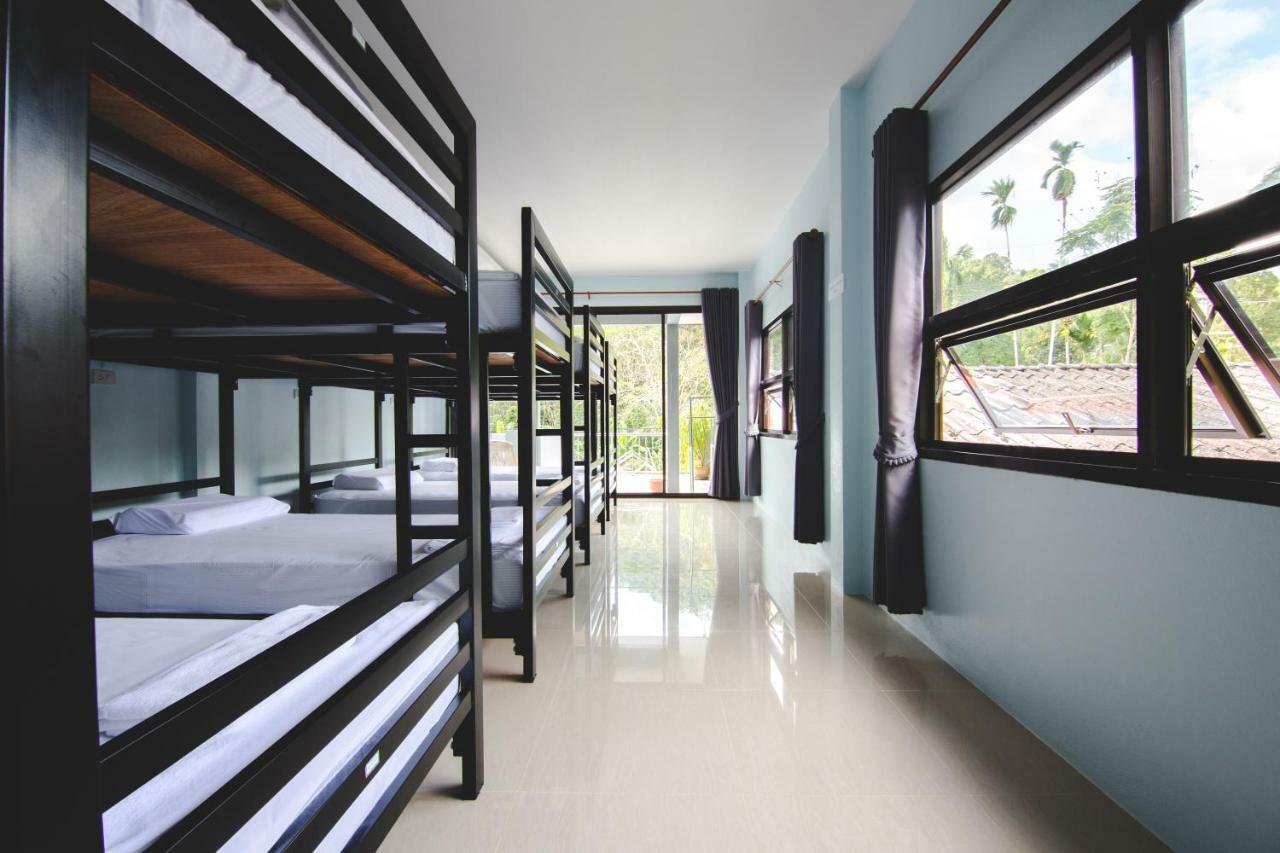 Khaosok Secret Hostel Khao Sok National Park エクステリア 写真